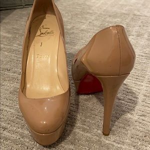 Christina Louboutin patent Bianca Pumps